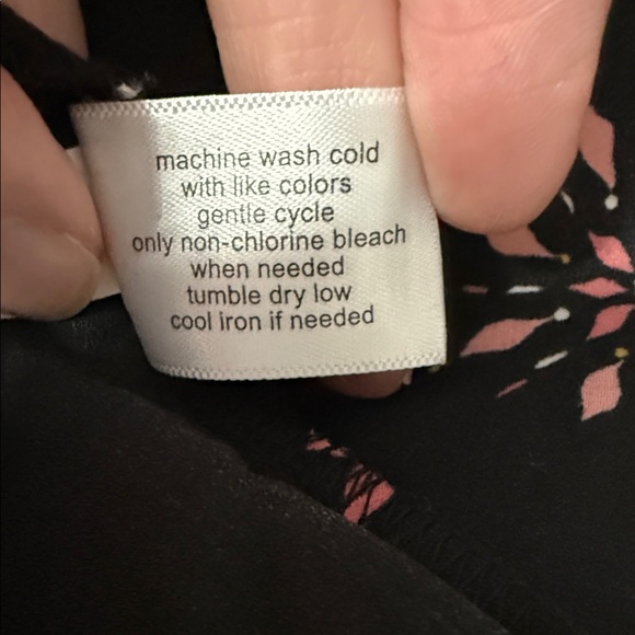 Lane Bryant Floral  Lace Detail Black Women's Top Size‎ 20 - Picture 7 of 7